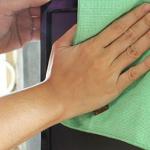 LCD-näytön pyyhkiminen - menetelmät ja suositukset